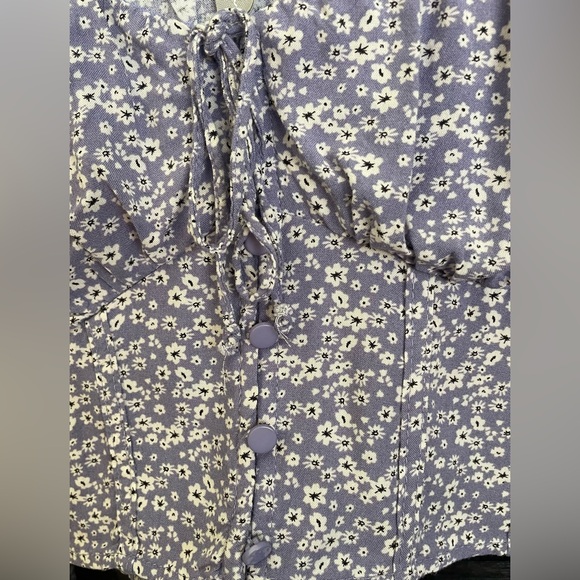 Woman’s Size S Sky and Sparrow Crop Top - Picture 5 of 8